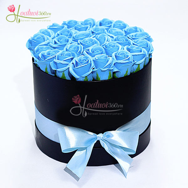 hoa hồng sáp thơm màu xanh dương hộp tròn đen